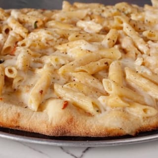 Penne Pasta Alfredo Pizza